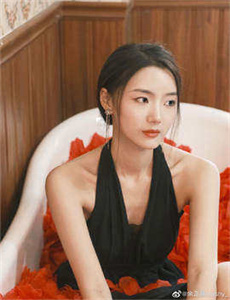 虑女a摘花乌克兰美女摘花/生小孩的全过程