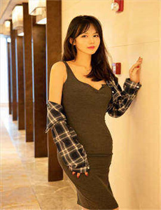 《美女考比》