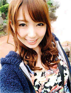 《肉蔻之香3中英双语》