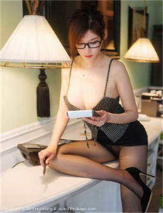 《男生把自己肌肌放进女生的肌肌里视频》